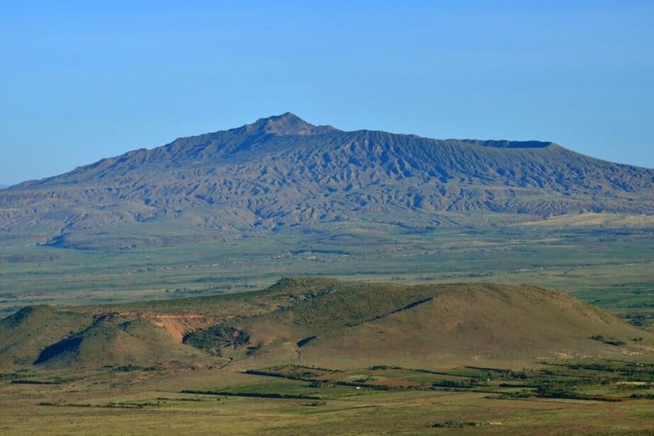 Mount Longonot Hiking Guide from Nairobi in Kenya Mount Longonot Hiking Guide: Hiking in Kenya, day hikes from Nairobi.